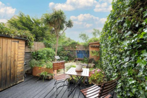 Victoria Park 2 Bedroom House w/ Garden & Parking